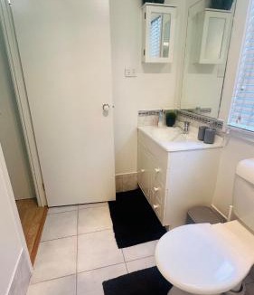 Narre Warren South House | Home Away From Home Near Everything Spacious Home