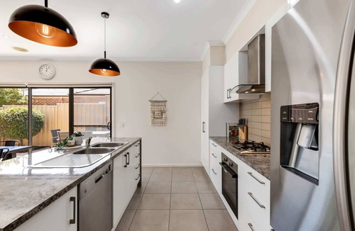 Flora Hill House | Home Away in Flora Hill