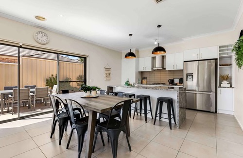 Flora Hill House | Home Away in Flora Hill