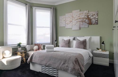 Devonport House | Home on Macfie St