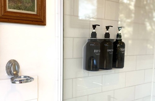 Wentworth Falls House | Homely cottage walking distance to Wentworth Falls village. Family/pet friendly!
