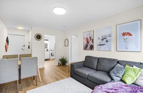 Thornbury Apartment | Homey 1 bdrm Thornbury Apt near restaurants+shops