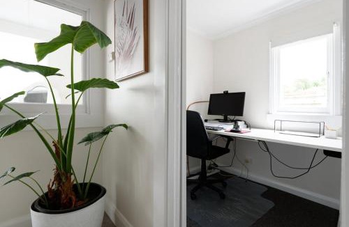 East Launceston House | Homey East Launceston Retreat