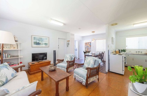 Brooms Head House | Honeysuckle Cottage - Oceanstays