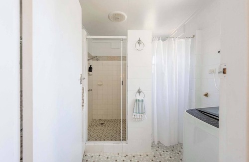 Brooms Head House | Honeysuckle Cottage - Oceanstays