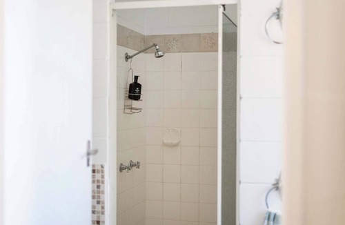 Brooms Head House | Honeysuckle Cottage - Oceanstays
