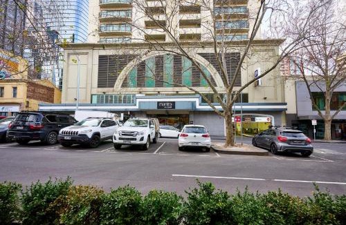 Chinatown Apartment | Horizon on Russell CBD Living with Pool, Gym & Access
