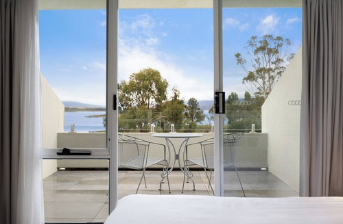 Jindabyne Hotel | Horizons Lake Jindabyne