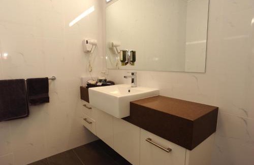 Horsham Hotel | Horsham Mid City Court Motel