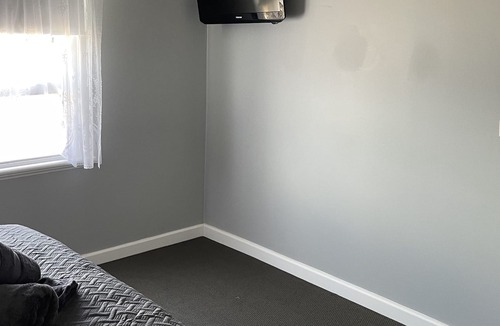 Horsham Cottage | Horsham stayz 3 bedroom 3 bathroom house
