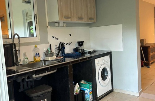 Remire Montjoly Hostel | Hostel Le Toucan (Room III) shared accommodation