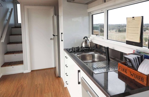 Rhymney Cabin | Hounds Run Tiny House | Unique Vineyard Stay