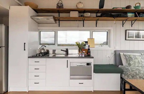 Rhymney Cabin | Hounds Run Tiny House | Unique Vineyard Stay