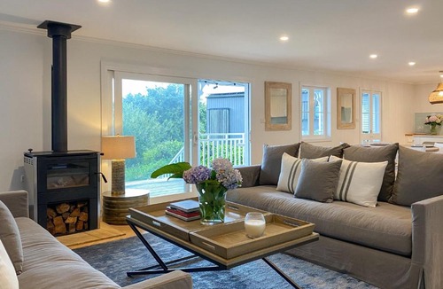 Berry House | Huckleberry House - By Berry Getaways