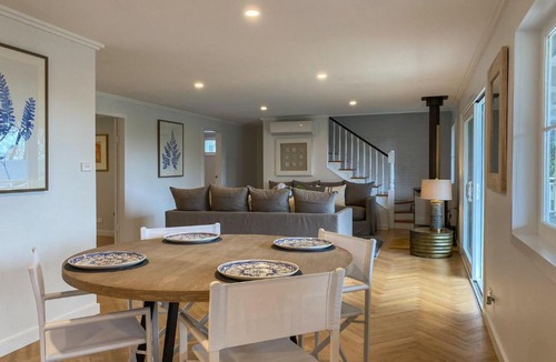 Berry House | Huckleberry House - By Berry Getaways