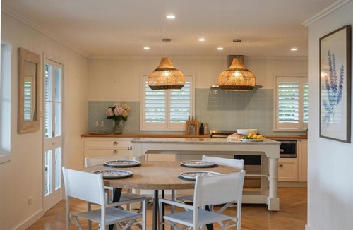 Berry House | Huckleberry House - By Berry Getaways