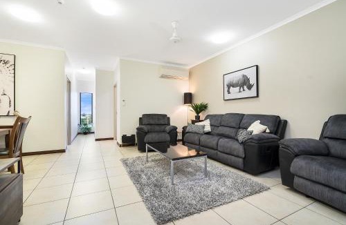 Darwin City Centre Apartment | Huge CBD Top Floor Apartment with Breath Taking Views!