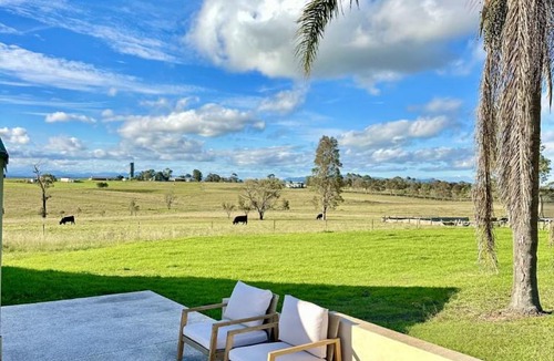 Whittingham House | Hunter Valley 2 x Homes Pets Heated Pool