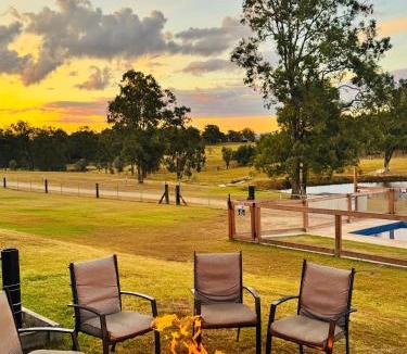 Lower Belford House | Hunter Valley Wine Country Escape - Spa, Pool, Firepit and Woodfired Pizza Oven - Keldan On Bell