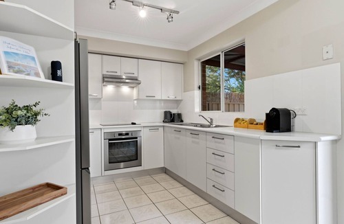 Huskisson House | Husky Hideaway by Experience Jervis Bay