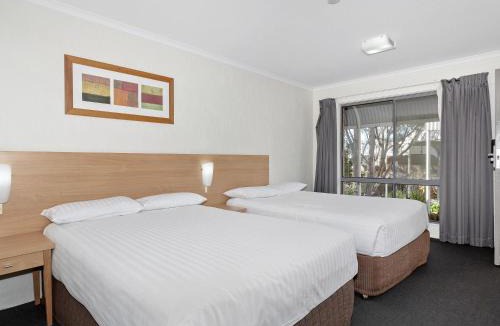 Sutton Hotel | ibis Styles Canberra Eagle Hawk