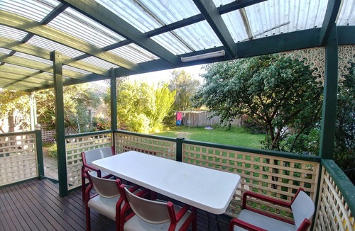 Dandenong House | Ideal Business and Family accommodation