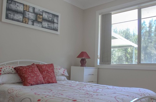 Black Head House | Ideal family holiday home, close to shopping village, beach, cafes and more