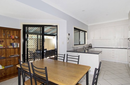 South Evans Head Apartment | Immaculate 3BR townhouse 500m from beach, river & village with BBQ patio, air-con