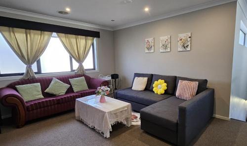 Wyndham Vale House | Immaculate Quiet Home Short n Long Stay Great Ocean Road Stopover