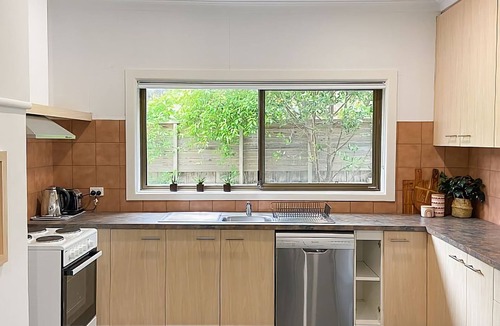 Torquay House | Immaculately prepared property is only 40 metres from the foreshore