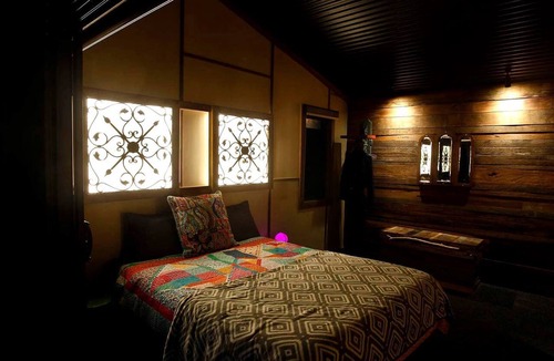 Austinville Cabin | Impressive Gold Coast Tree House Ideal for Unique Queensland Holidays