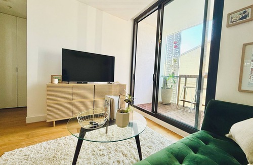 Prahran Apartment | In the heart of Greville Street
