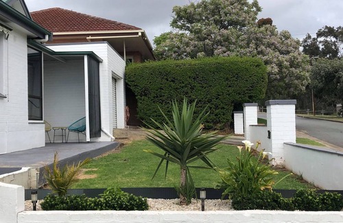 Port Lincoln House | In the Heart of Lincoln