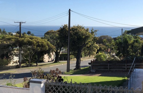 Port Lincoln House | In the Heart of Lincoln