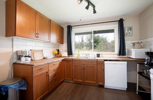 Gravenhurst House | Incredible Multi-Unit Retreat for Large Groups with Amazing Resort-Style Amenities near Gravenhurst, Ontario