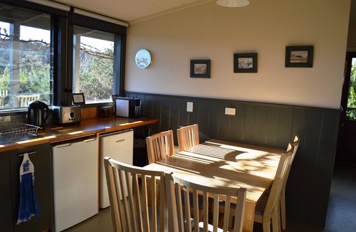 Beechworth House | Indigo Cottage:Warm and cosy, open fire. Lockable bike storage and pet friendly.