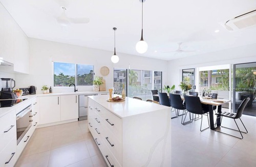 Bayview House | Infinitys Edge Darwin Luxury Waterfront Oasis