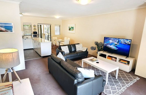 Redfern Apartment | Inner City Apartment - Moments to the City Centre