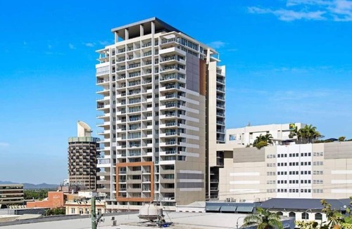 Townsville Apartment | Inner City Spacious1 bedroom apartment