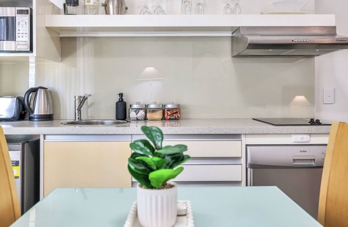 Darwin City Centre Apartment | Inner City Studio with Pool and Free parking by Tropical BNB