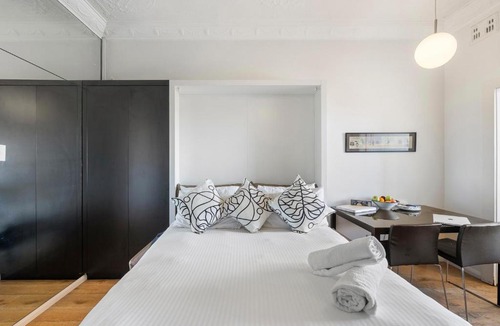 Darlinghurst Apartment | Inner City Studio with Great Views and Parking Permits