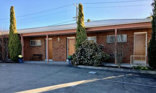 Inverloch Hotel | Inverloch Central Motor Inn