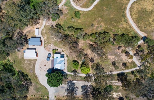 Homewood Cabin | Ironbark Cabin at Homewood Lodge
