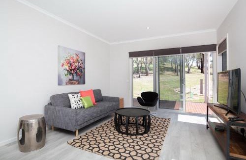 Homewood House | Ironbark Cabin at Homewood Lodge