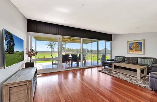 Pokolbin House | Ironbark Hill TJD Retreat