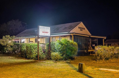 Barcaldine Hotel | Ironbark Inn