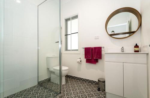 Nelly Bay House | Island Cottages
