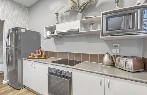 Cowes Villa | Island Rose Retreat | Phillip Island Resort Villa