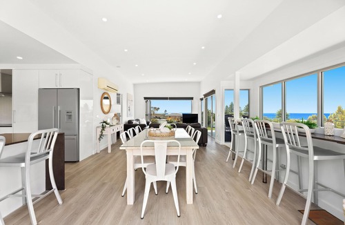 Tuross Head House | Island View- Beachside Bliss: Steps to the Sand and Stunning Views