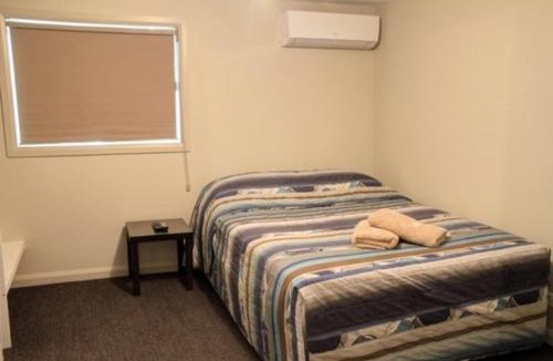 Ivanhoe Hotel | Ivanhoe Hotel Motel